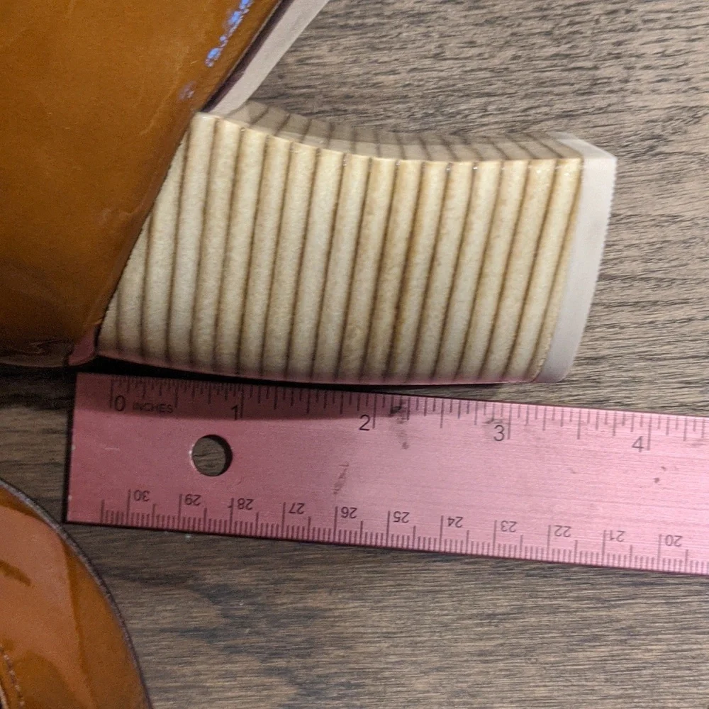 Tory Burch Banana Patent Leather Pumps sz 5M​ - Picture 14 of 16